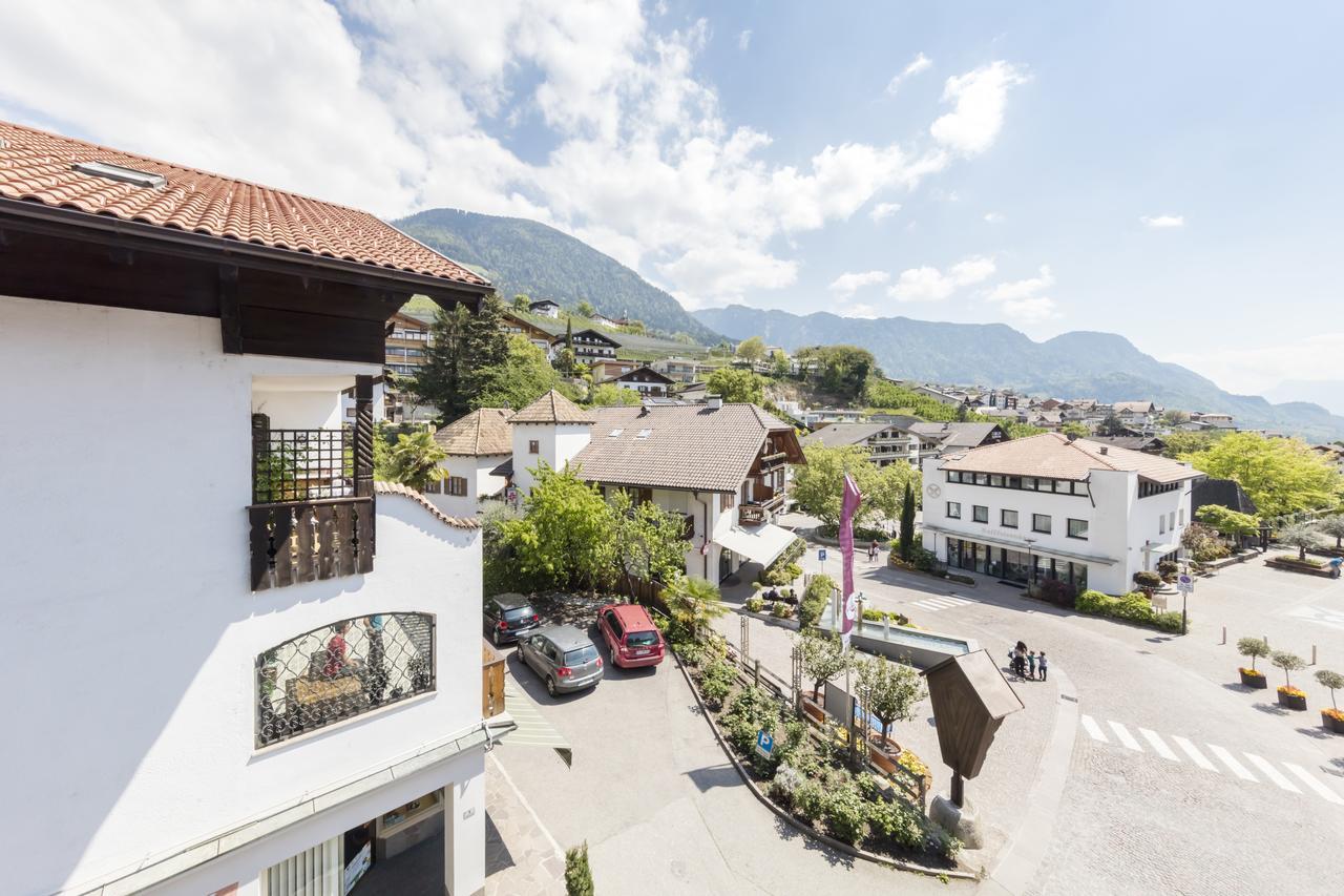 Hotel Schlosswirt Scena Exterior foto